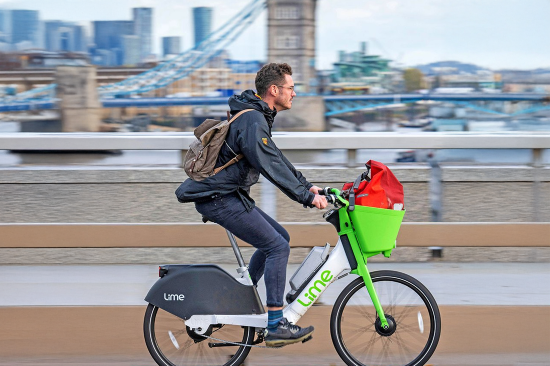 Hire Bikes Are Booming, But Where Are the Helmets?